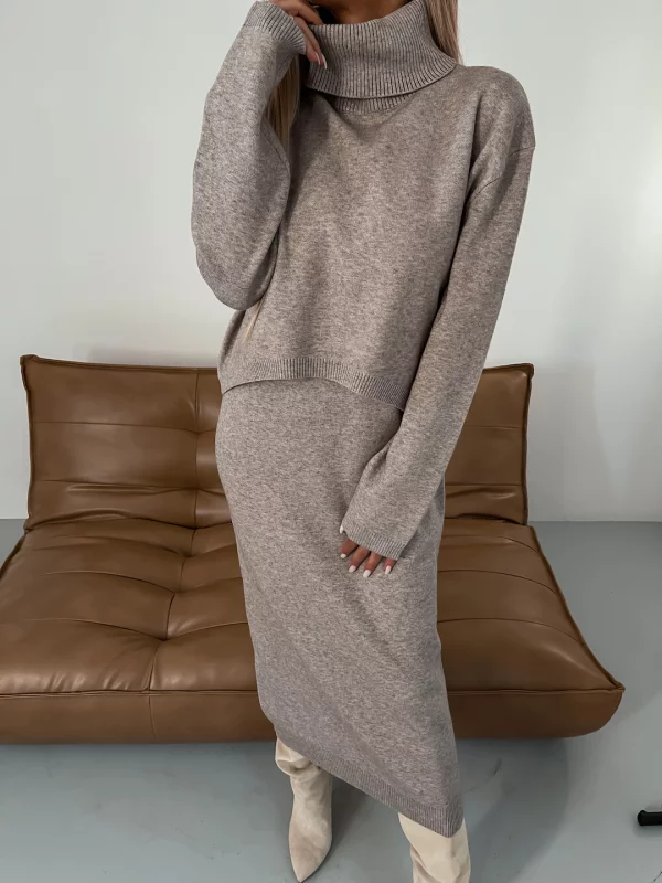 Hege™ | Midi-mekko, jossa on turtleneck